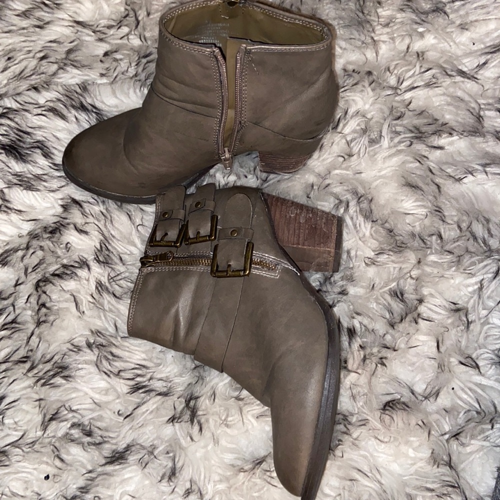 BOOTIES👢😁